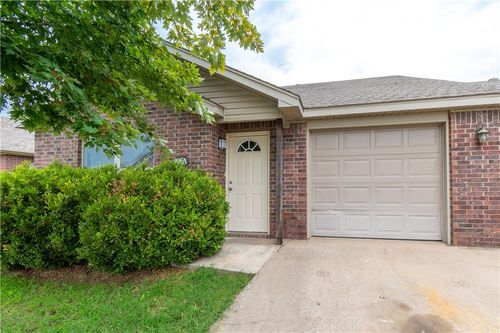 a-905 Meghan Ct, Siloam Springs, AR, 72761-5515 | Card Image