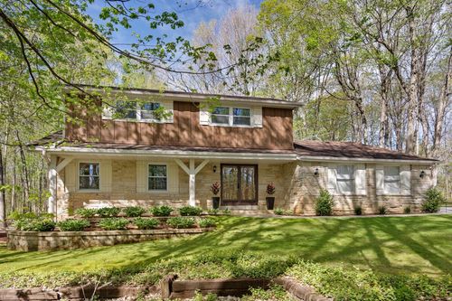 S54W23631 Maple Hill Court, Waukesha, WI, 53189 | Card Image