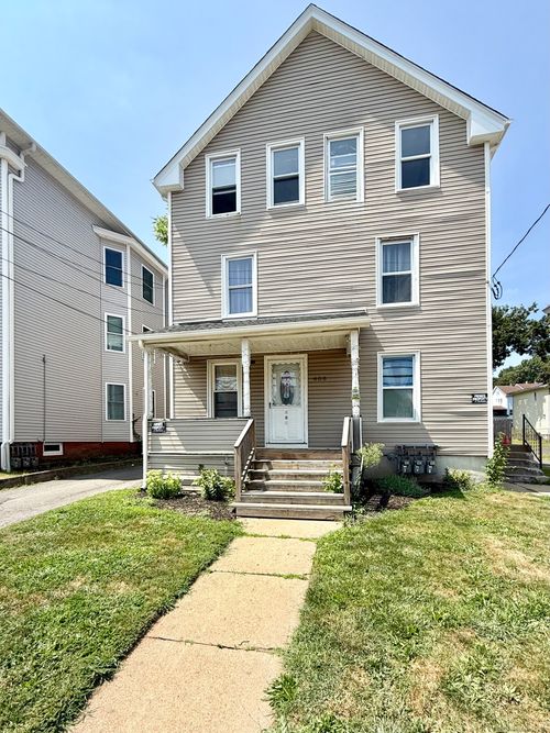 408 East St, New Britain, CT, 06051-7206 | Card Image