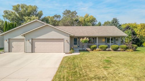 928 S Hills Dr, Plymouth, WI, 53073-4063 | Card Image