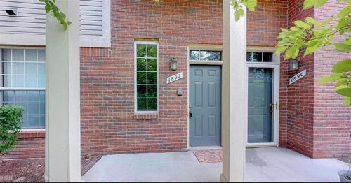 1892 Flagstone Cir, Rochester, MI, 48307-6095 | Card Image