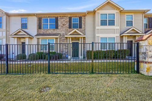 6913 Sandshell Blvd, Fort Worth, TX, 76137-7572 | Card Image