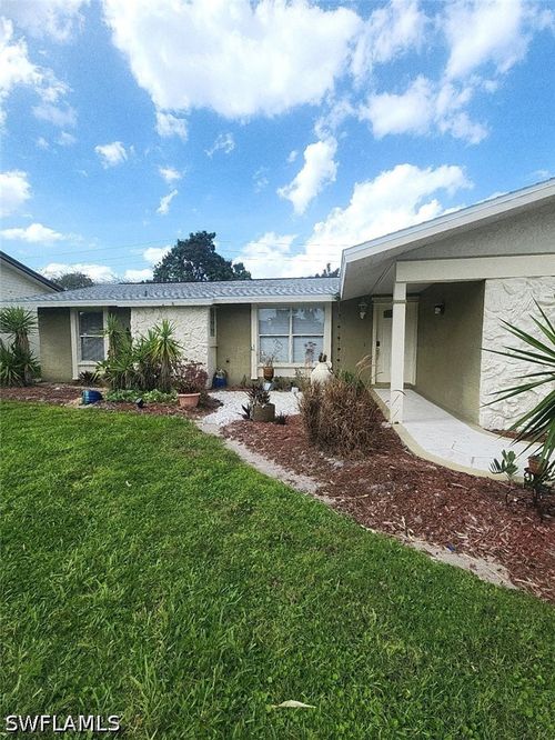 4619 Chippendale Dr, NAPLES, FL, 34112-5258 | Card Image