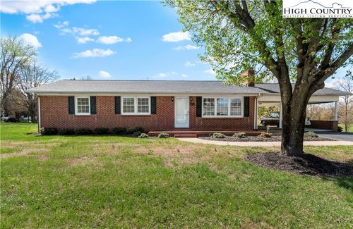612 E Main Street, Boonville, NC, 27011 | Card Image