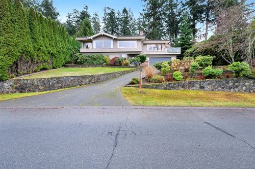 4335 Emily Carr Dr, Victoria, BC, V8X5E4 | Card Image