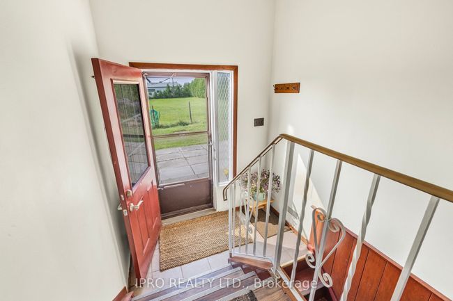 433457 4 Th Line, Home with 6 bedrooms, 3 bathrooms and 20 parking in Amaranth ON | Image 11