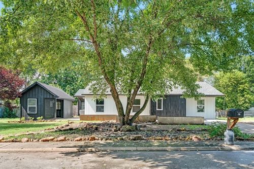 87 James St, Farmington, AR, 72730-3039 | Card Image