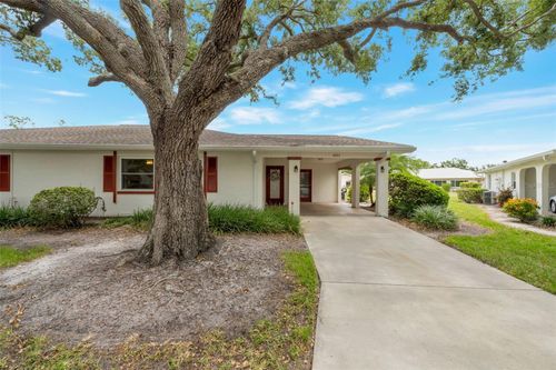 43-1005 Harefield Cir, SUN CITY CENTER, FL, 33573-7354 | Card Image