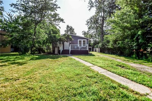 406 E 266th St, Euclid, OH, 44132-1505 | Card Image