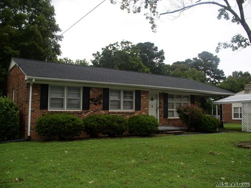 546 Sagefield Dr, Henderson, NC, 27537-9232 | Card Image