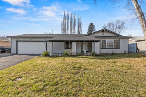3732 Grenada Way, Klamath Falls, OR, 97603-7621 | Card Image