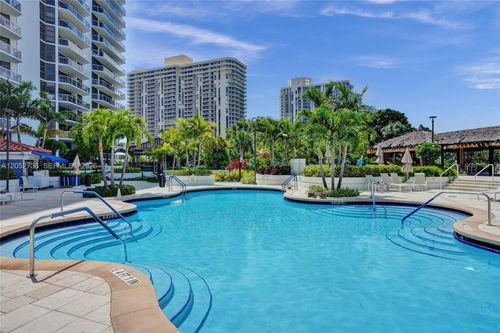 1907-20281 E Country Club Dr, Aventura, FL, 33180-3010 | Card Image