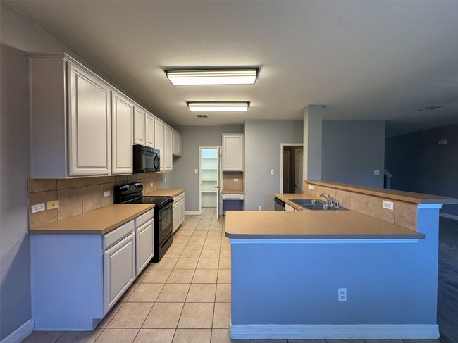 8005 Hidden Path Ln, House other with 5 bedrooms, 4 bathrooms and null parking in Denton TX | Image 10