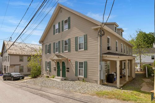 9 Central St, Newmarket, NH, 03857-1604 | Card Image