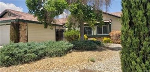 13620 Cedar St, Hesperia, CA, 92344 | Card Image