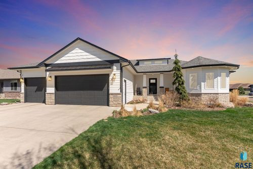 8608 S Carver Cir Circle, Sioux Falls, SD, 57108 | Card Image