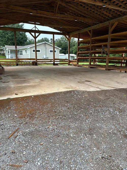 135 East Ave, Rossville, GA, 30741-6312 | Card Image