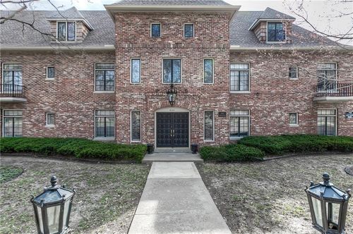 apt-303-8361 Somerset Dr, Prairie Village, KS, 66207-1851 | Card Image