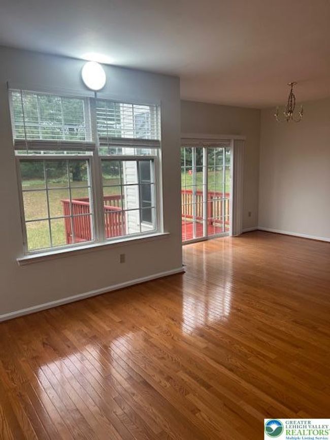 5232 Spring Ridge Dr E, Townhouse with 3 bedrooms, 3 bathrooms and null parking in Macungie PA | Image 6