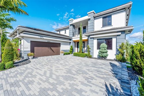 10915 Moore Dr, Parkland, FL, 33076-4849 | Card Image