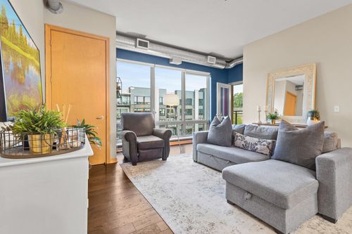 unit-407-240 Spring St, Saint Paul, MN, 55102-4704 | Card Image