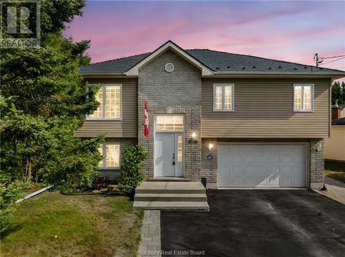 1116 Jeanne D'Arc St, Hanmer, ON, P3P1S1 | Card Image