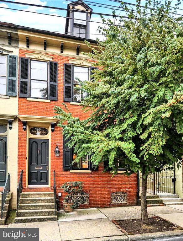Walnut St, Lancaster, PA 17603
