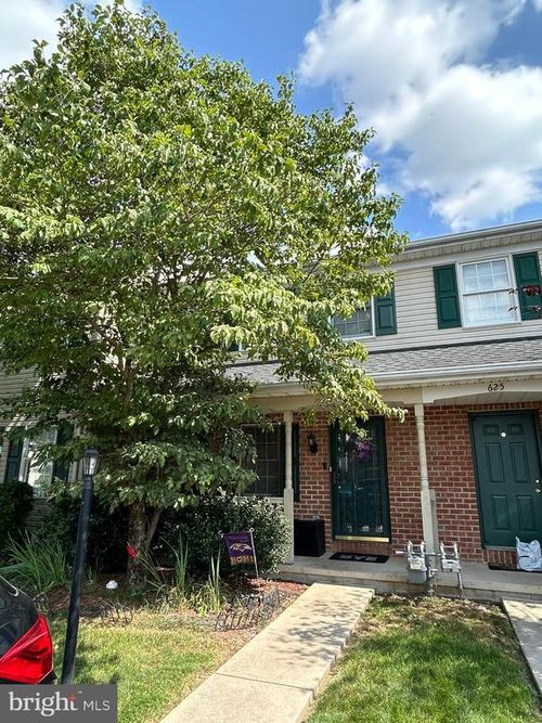 635 Robin Hill Cir, YORK, PA, 17404-8445 | Card Image