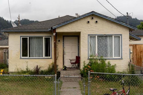 420 1st Ave, Rio Dell, CA, 95562-1519 | Card Image
