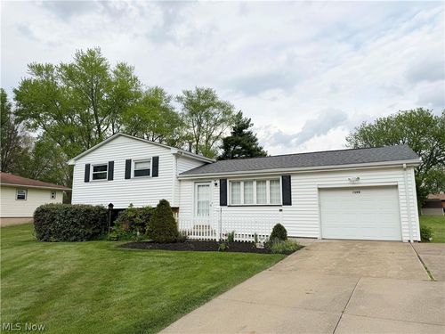 7090 Hillridge Ave Ne, Canton, OH, 44721-2940 | Card Image