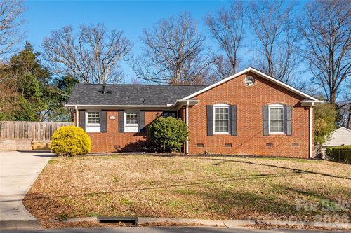 7117 Woodstream Dr, Charlotte, NC, 28210-6014 | Card Image