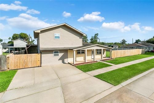 2212 Kenneth Dr, Violet, LA, 70092-3204 | Card Image