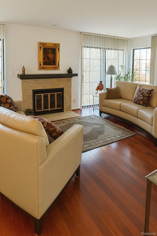 7174 Creeks Crossing Crossing, West Bloomfield Charter Township, MI, 48322 | Card Image