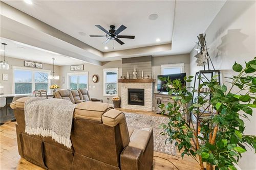 909 Captain Merriman Dr, Freeman, MO, 64746 | Card Image