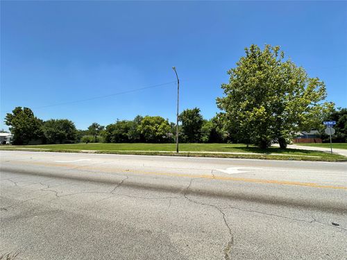 414 W Main St, Baytown, TX, 77520-7545 | Card Image