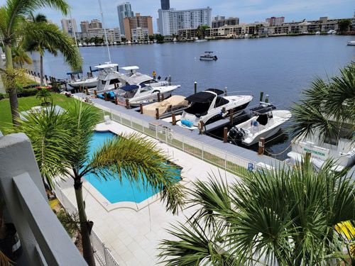 apt-310-2100 Diana Dr, Hallandale Beach, FL, 33009-4714 | Card Image