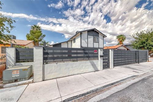 1761 Arden St, Las Vegas, NV, 89104-5460 | Card Image