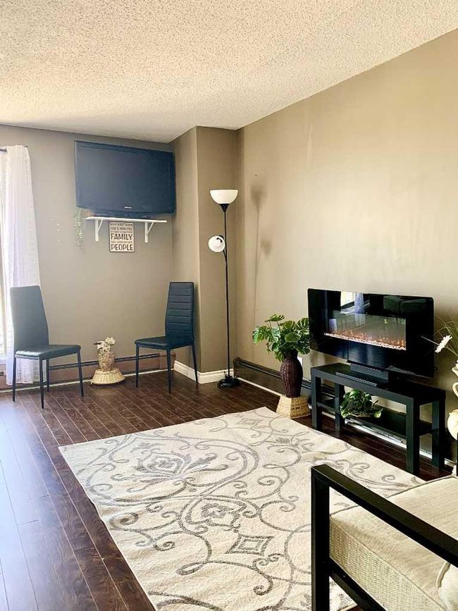 213 - 5 Berkeley Place W, Home with 1 bedrooms, 1 bathrooms and 1 parking in Lethbridge AB | Image 3