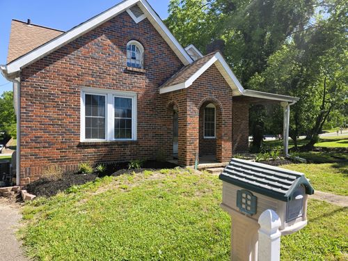 122 W Lake St, Camden, TN, 38320-2050 | Card Image