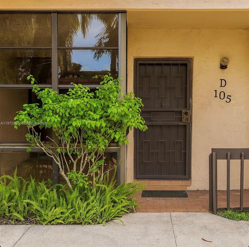 105d-800 Ne 199th St, Miami, FL, 33179-3013 | Card Image