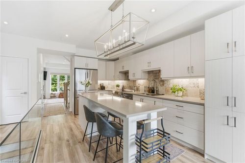 7-383 Dundas St E, Hamilton, ON, L8B1X6 | Card Image