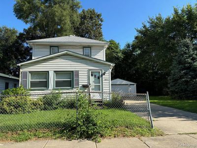 1011 E Elza Avenue, Home with 4 bedrooms, 2 bathrooms and null parking in Hazel Park MI | Image 1