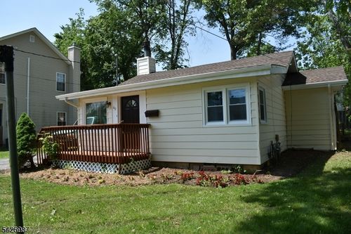 49 Mohawk Ave, Lake Hiawatha, NJ, 07034-2828 | Card Image