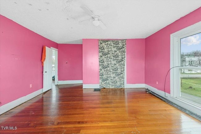 104 Maple St, House other with 5 bedrooms, 3 bathrooms and null parking in Glade Spring VA | Image 25