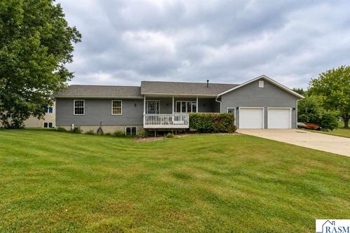 111 Loraine Dr, Lake Crystal, MN, 56055-4578 | Card Image