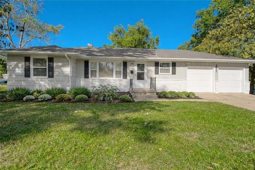 8512 E 85th St, Raytown, MO, 64138-3017 | Card Image