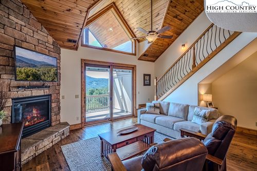 unit-2c-311 Penny Ln, Banner Elk, NC, 28604-9986 | Card Image