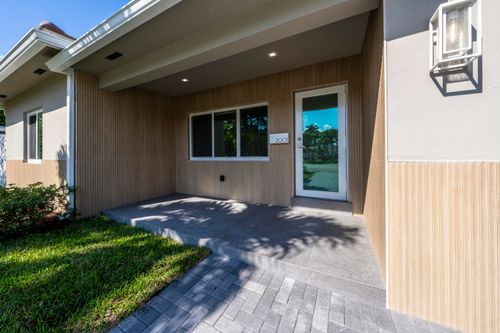 2001 Ne 17th Way, Fort Lauderdale, FL, 33305-3255 | Card Image