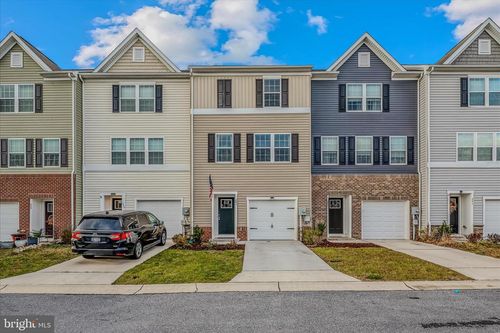 243 Drexel Ct, MARTINSBURG, WV, 25404-1116 | Card Image