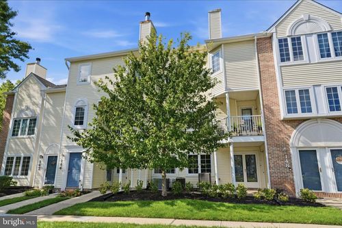 146 Naomi Ct, LEVITTOWN, PA, 19057-3635 | Card Image